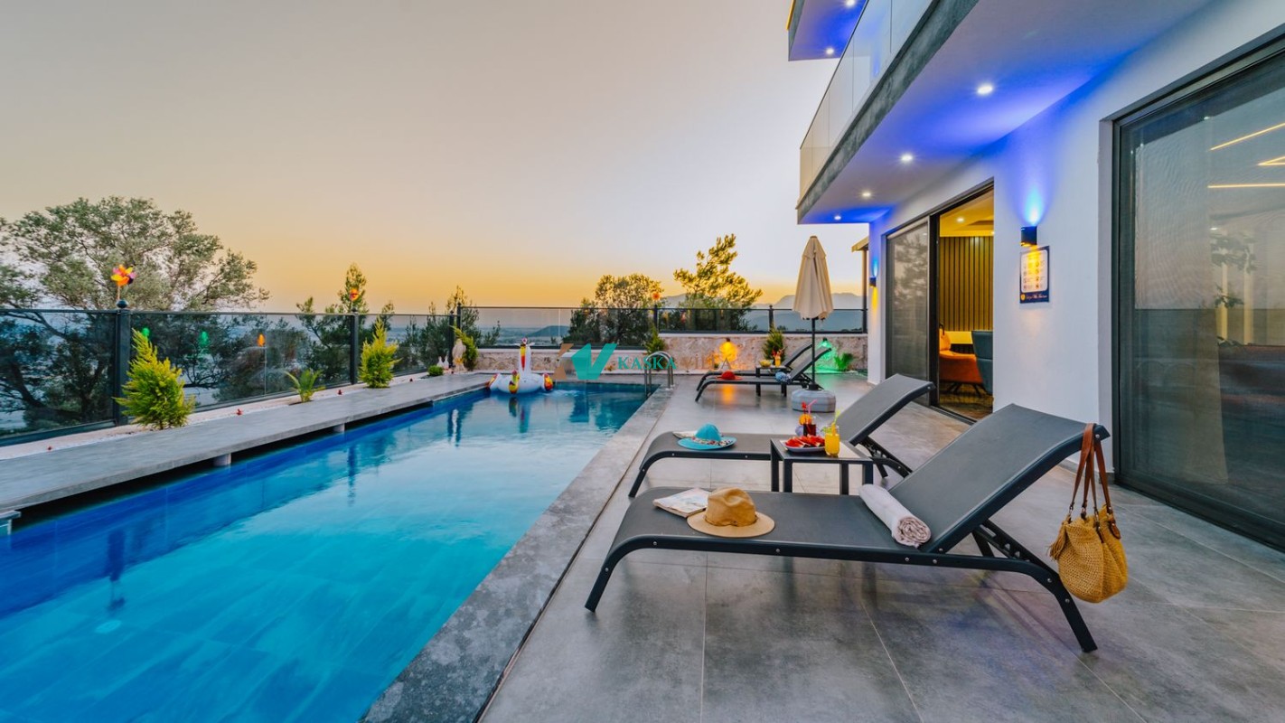 Villa Water Moon