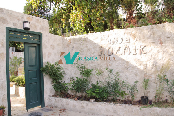 Villa Mozaik