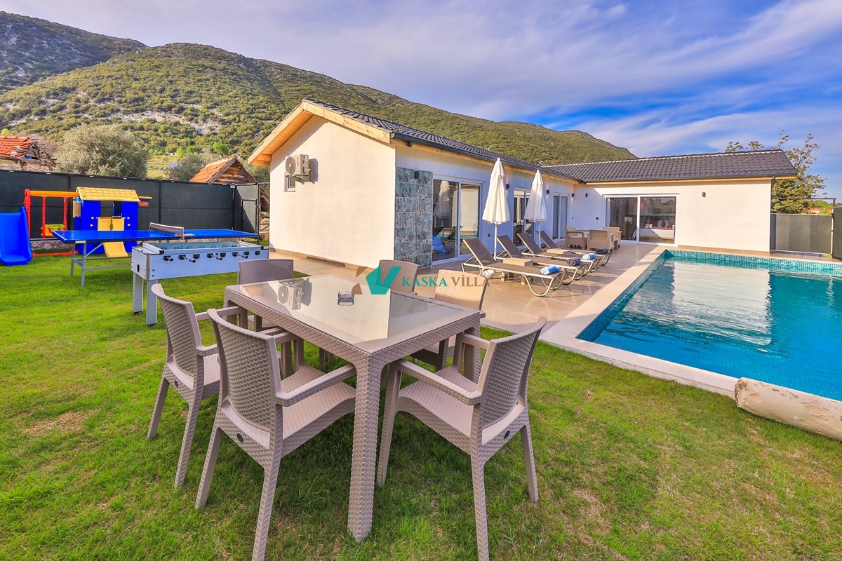 Villa Tawny