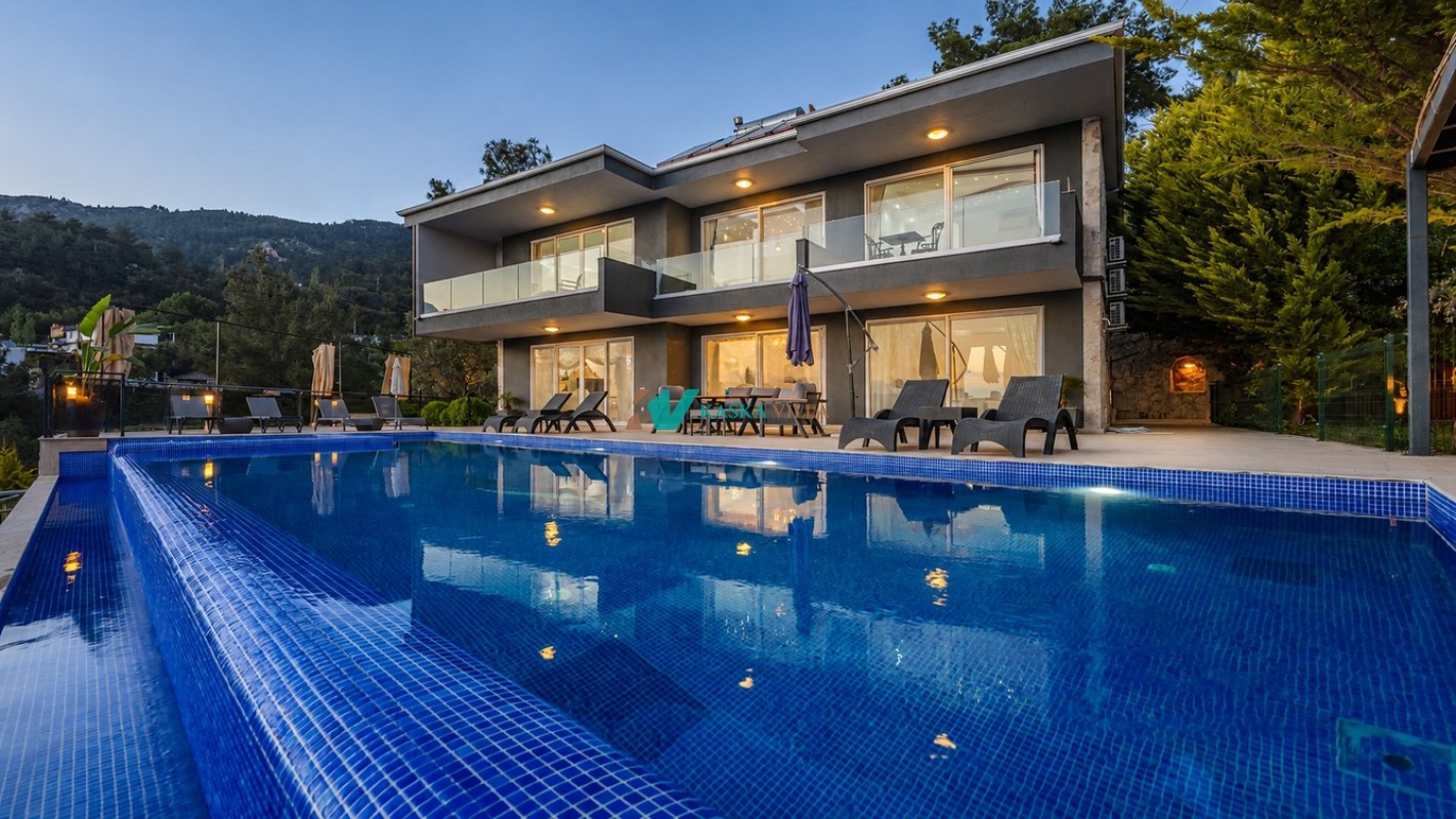 Villa Velaris