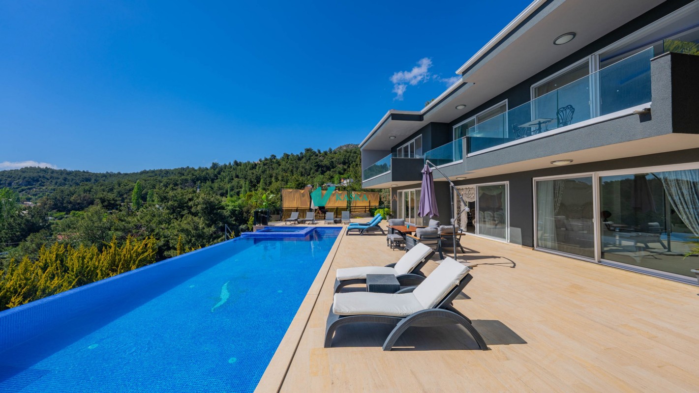 Villa Velaris