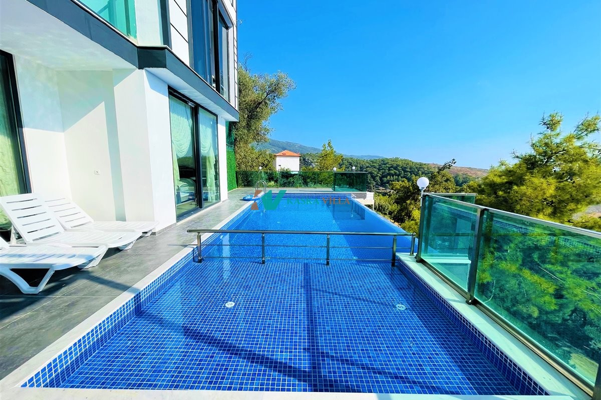 Villa Eagle